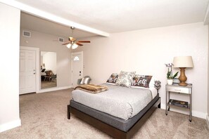 Room - Cozy 3-bedroom Wooded Finished Home with AC  Pool near Uniontown Passport Office (Uniontown)