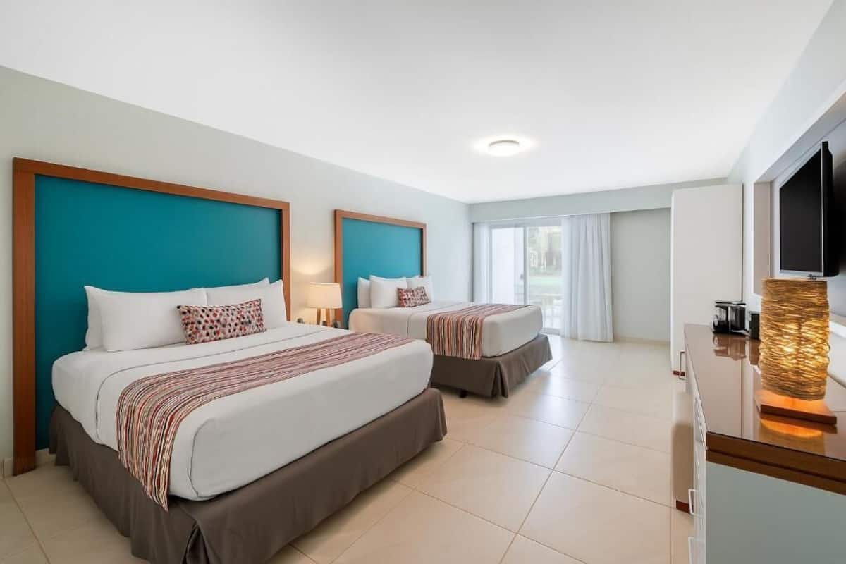 Habitación doble superior, balcón, vista al jardín