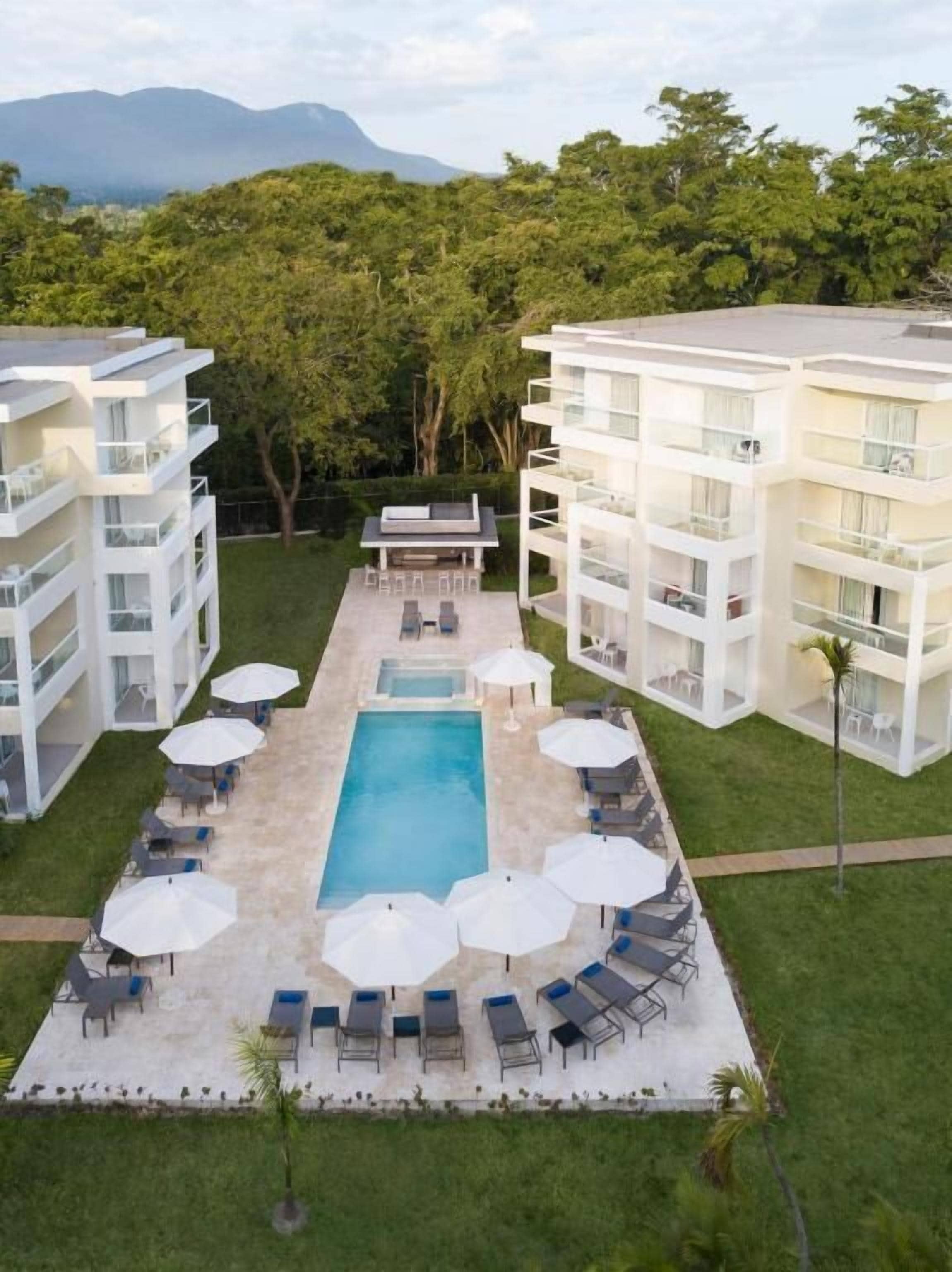 3 outdoor pools