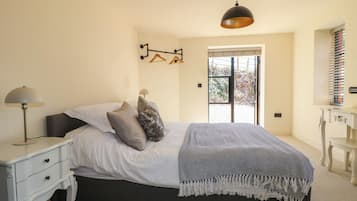 3 bedrooms, WiFi (free), individually decorated, individually furnished