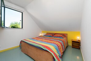 2 bedrooms, iron/ironing board, bed sheets - Holiday Home “La Maison Du Haut Pouldu”: Sea View, Shared Pool, Private Terrace (Clohars-Carnoët)