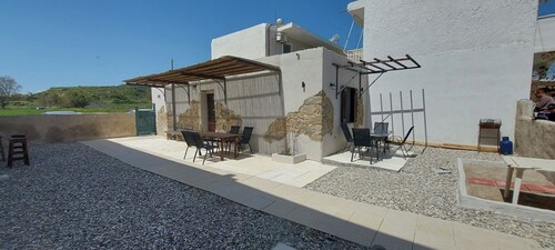 Efi Studios Old Stone Barn House | Walk to Beach | 1-4 Guests