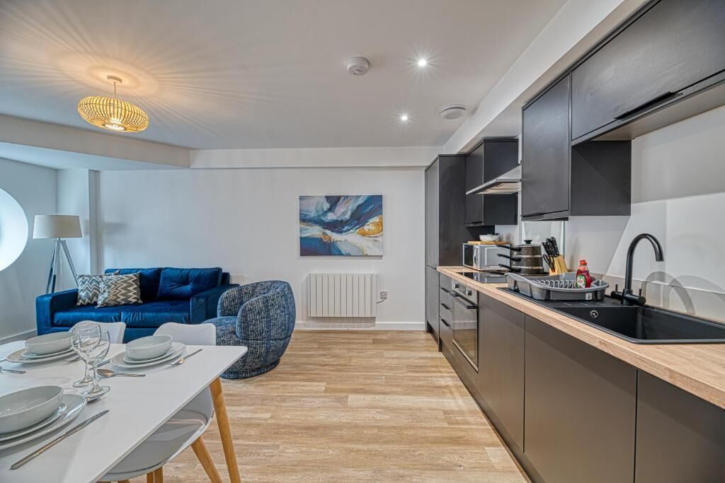 Comfort Apartment, 2 Bedrooms, Non Smoking | Private kitchen | Microwave, oven, stovetop, cookware/dishes/utensils