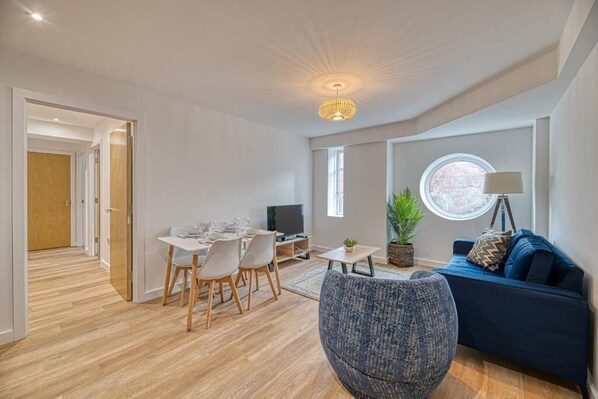Comfort Apartment, 2 Bedrooms, Non Smoking | Living area