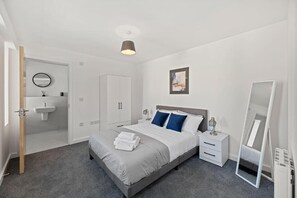Classic Studio, 1 Double Bed, Non Smoking | Free WiFi - Alexander House by Guestz (Stockport)