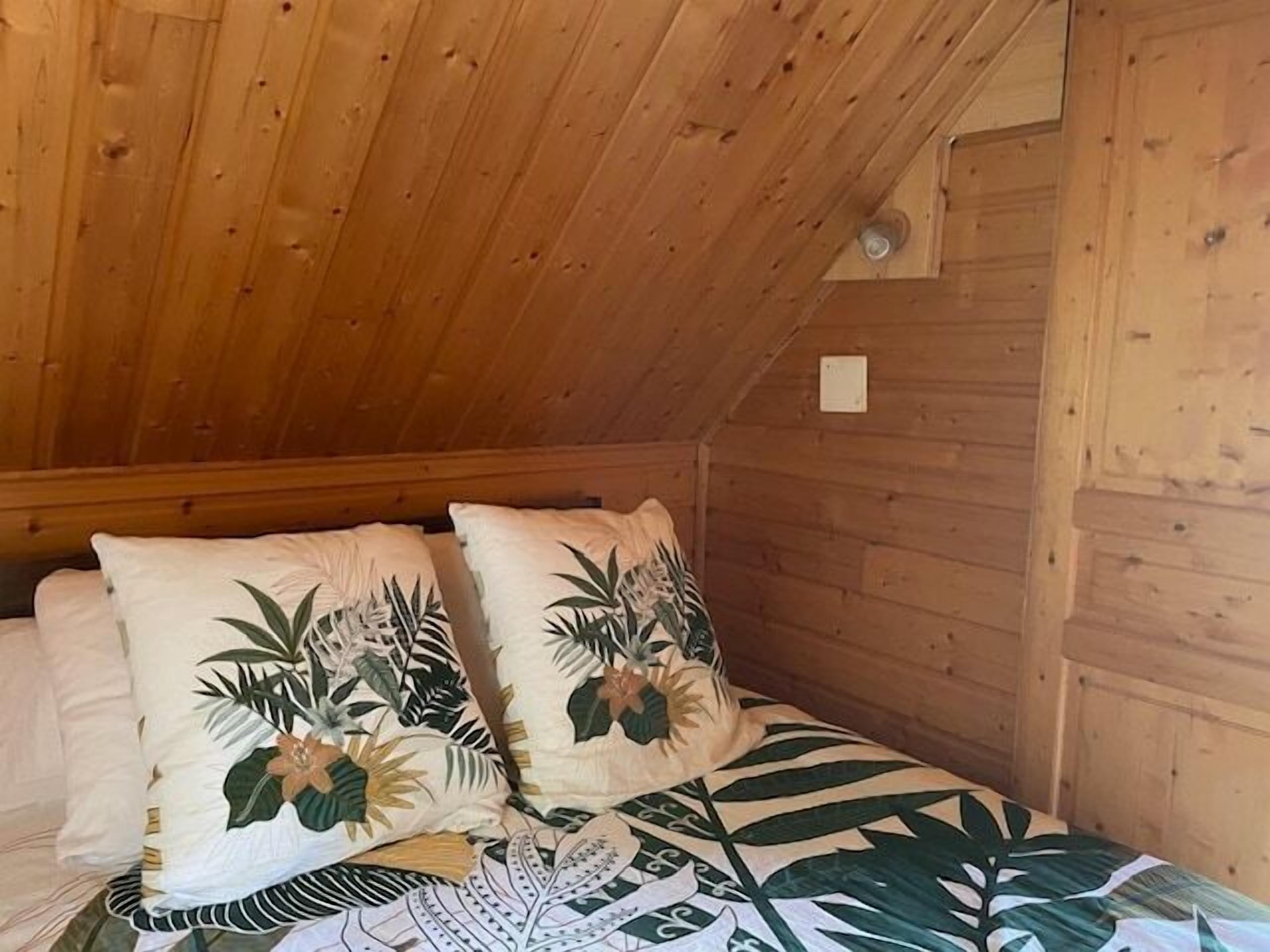 1 chambre, bureau, Wi-Fi, draps fournis