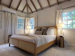 5 quartos, ferros/tábuas de passar roupa, Wi-Fi, roupa de cama