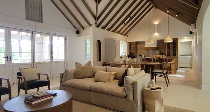 Canboulay - Luxury 5BR Villa in Mt. Irvine