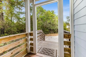 Cabin, Berbilang Katil (The Rookery 3602) | Teres/patio