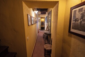 Interior - The Willow Bed & Breakfast - Room Tulip (Veruno)