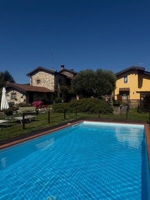 Pool - The Willow Bed & Breakfast - Room Tulip (Veruno)