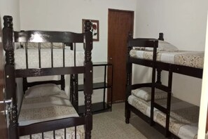 Quarto básico, vista para o jardim | Wi-Fi de cortesia