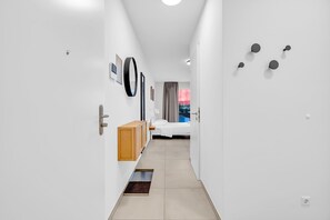 Desk, iron/ironing board, WiFi, bed sheets - Neudorf Studio Near Kirchberg and Airport (Luxembourg)