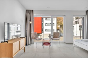 Desk, iron/ironing board, WiFi, bed sheets - Modern Studio in Neudorf Near Kirchberg (Luxembourg)