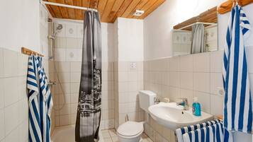 Een douche, een haardroger, handdoeken