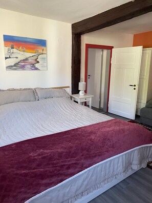 1 bedroom, WiFi, bed sheets