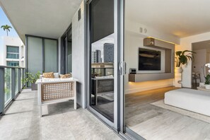 Terrace/patio - Luxury 1 BR Hyde Midtown Walk to Design District and Walk Evreywhere. (Miami)