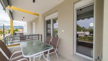 Two Bedroom Apartment | Upper Floor | Terrasse/patio