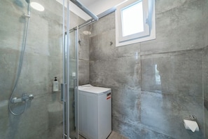 Two Bedroom Apartment | Upper Floor | Bathroom | Shower, hair dryer, towels, shampoo - SLV Danai 7 Apartments (Pangaio)