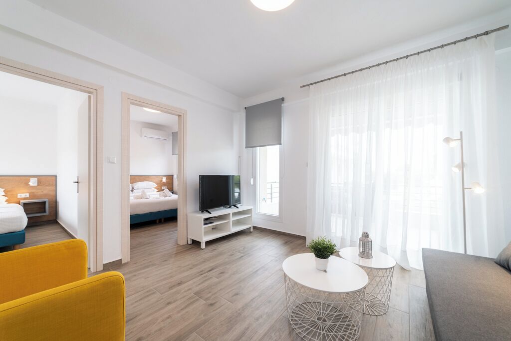 Two Bedroom Apartment | Upper Floor | Área de estar