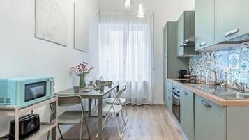 Fridge, microwave, dishwasher