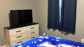 2 slaapkamers, een strijkplank/strijkijzer, gratis wifi, beddengoed