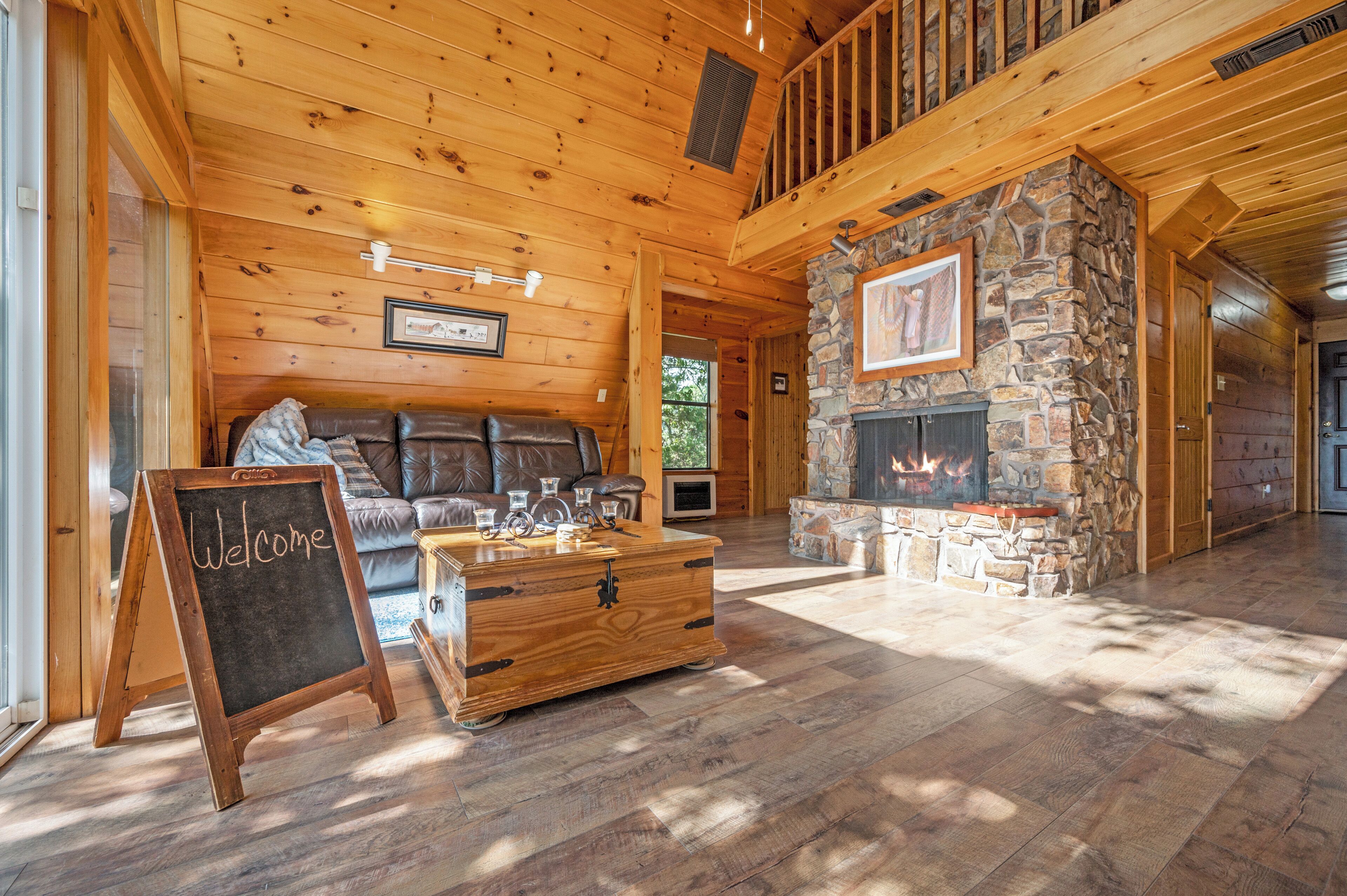 Romantic Cabin, Mountain View | Living area