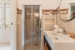 Quarto luxo | Banheiro