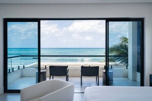 5 bedrooms, desk, iron/ironing board, travel cot - Ocean Front Staffed Villa | Lux Resort by Bocobay (St. Ann’s Bay)