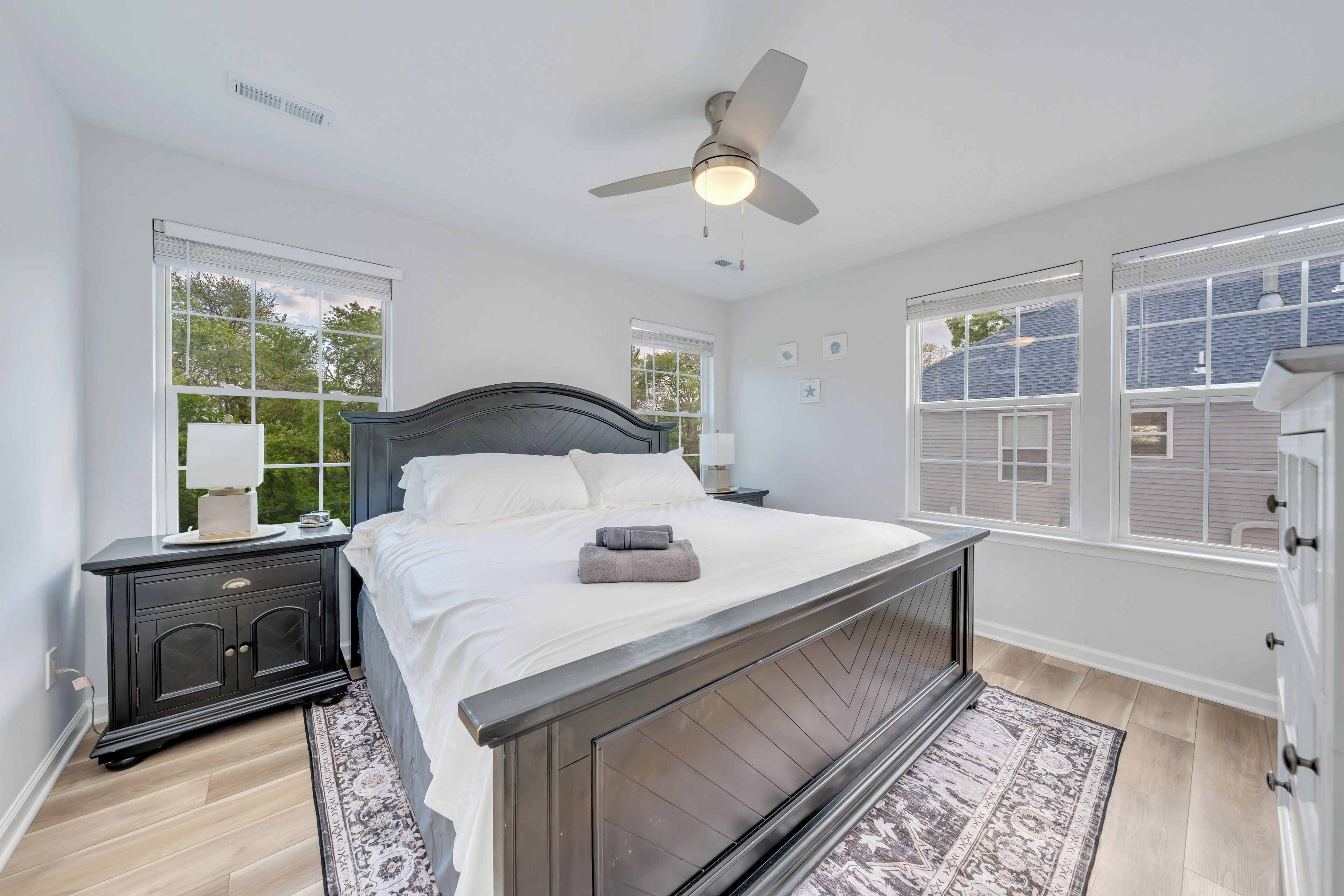6 bedrooms, iron/ironing board, free WiFi, bed sheets
