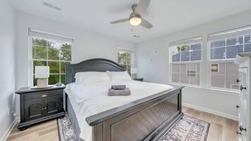 6 bedrooms, iron/ironing board, free WiFi, bed sheets
