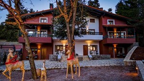 Exterior - MZ Reindeer (Livadi / Parnassos)