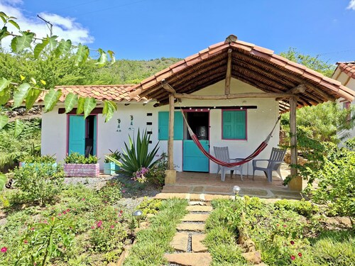 Barichara Cabin: Peaceful Nature Getaway with High-Speed Starlink & Long Stays