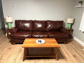 Unclassified image, 3 of 34, button - Nature's Nook I Cozy 2BR I 15m to RRG I Wi-Fi (Stanton)