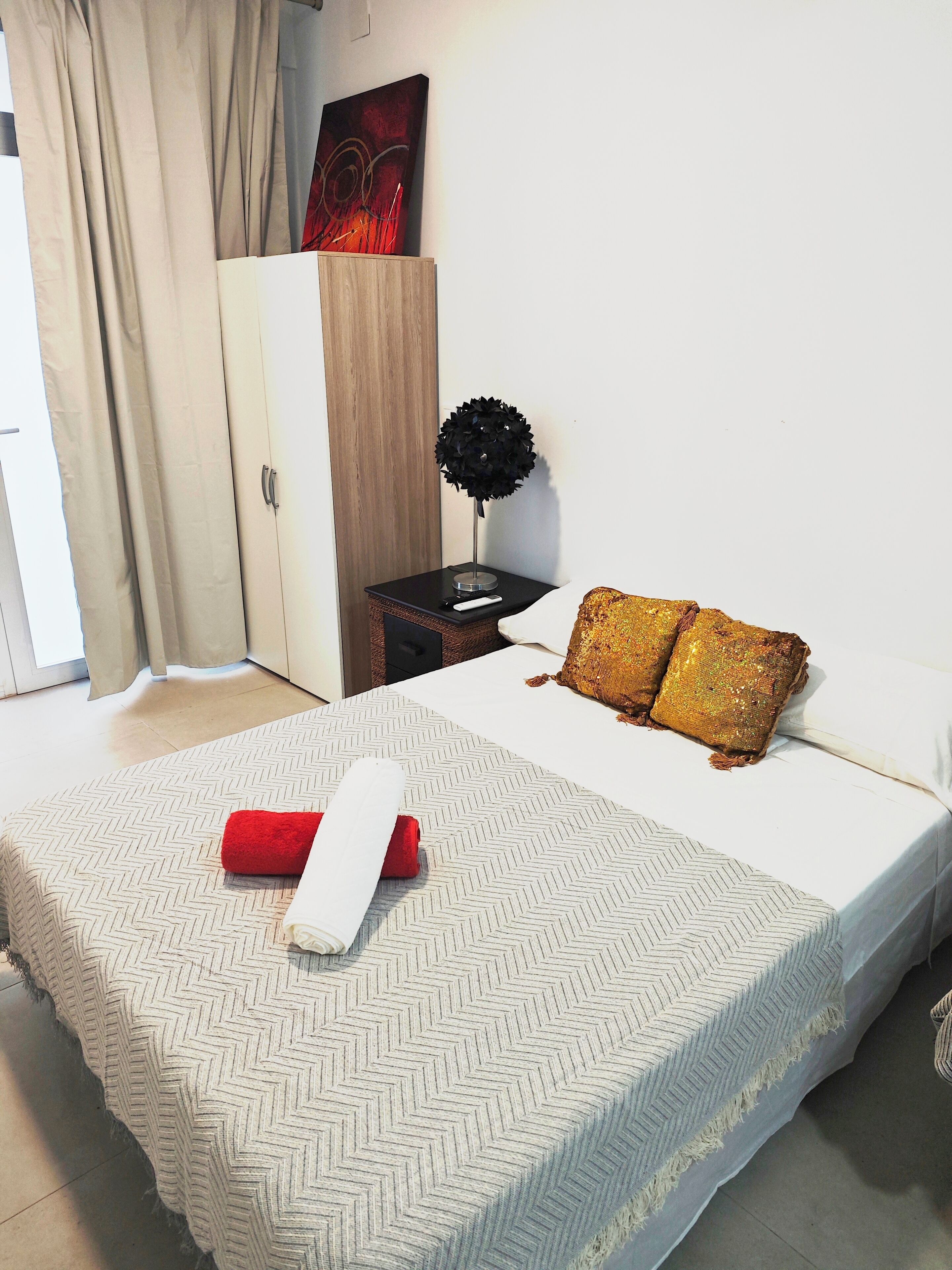 1 habitación, escritorio, wifi gratis y ropa de cama 
