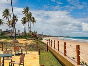 Khu ẩm thực ngoài trời