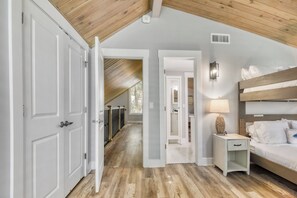 3 chambres, fer et planche à repasser, Wi-Fi gratuit, draps fournis