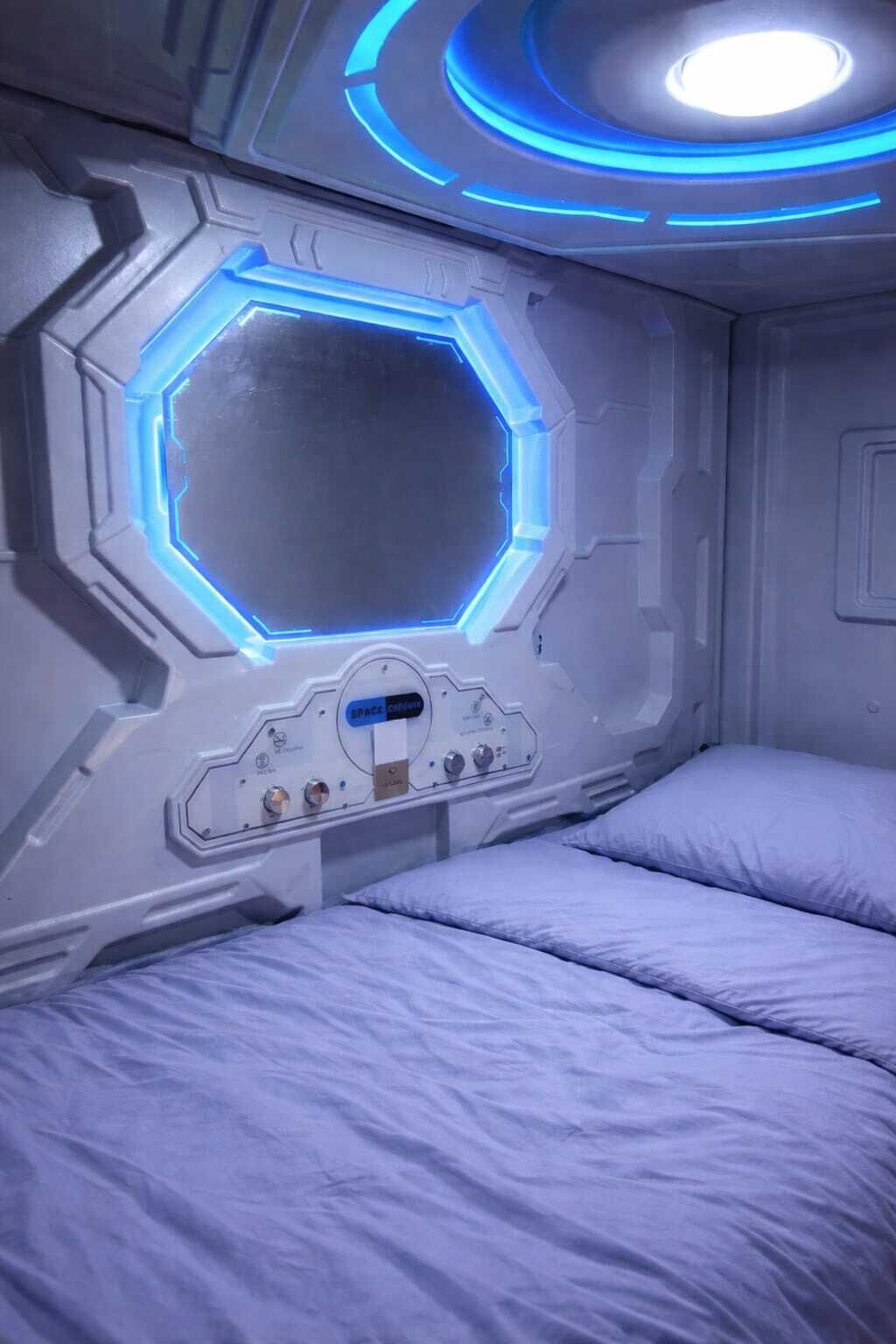 Select Comfort beds, laptop workspace, free WiFi, bed sheets