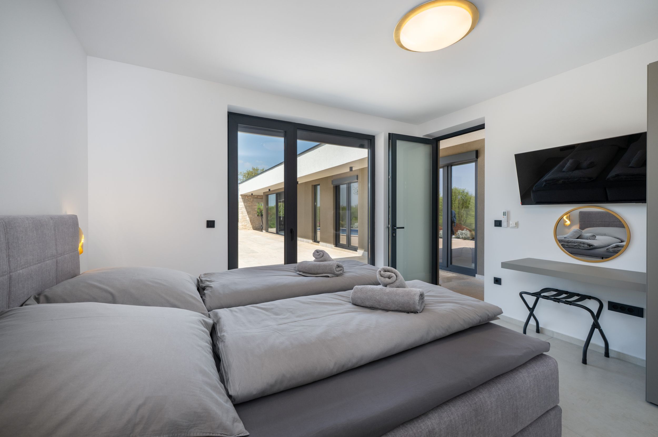 3 bedrooms, in-room safe, iron/ironing board, free WiFi