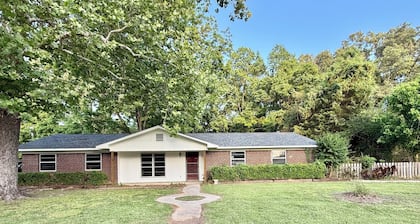 Spacious 3BR Home. Sleeps 8. Quiet Area. Close to Town.