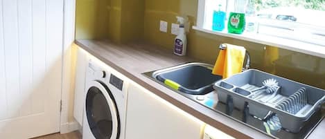 コーヒー / ティーメーカー、電気ポット、ロブスター / カニ用鍋、ペーパータオル