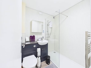 Shower, soap, toilet paper - Amazing Place Aviemore (Aviemore)