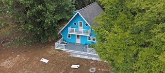 Barkley Bungalow-Family-friendly lakeside retreat near tons of local attractions