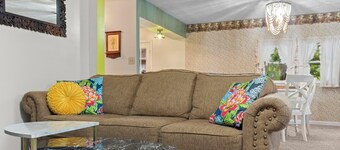 Barkley Bungalow-Family-friendly lakeside retreat near tons of local attractions