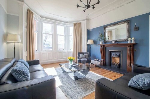 Ravenswood Stunning Historic 1910 Sandstone Villa