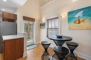 Dining - 🐾 Lofty House: 2-Unit Coastal Retreat, Dogs Welcome + Walk to the Beach! (New Smyrna Beach)