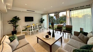 Biệt thự, 4 phòng ngủ, hồ bơi riêng, quang cảnh biển | Phòng khách