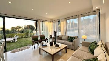 Villa, 4 Bedrooms, Private Pool, Ocean View | Living room