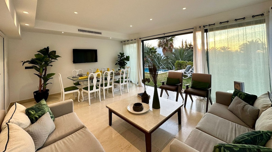 Gold Palms 4 Bedroom Villa
