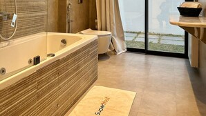 Biệt thự, 4 phòng ngủ, hồ bơi riêng, quang cảnh biển | Phòng tắm